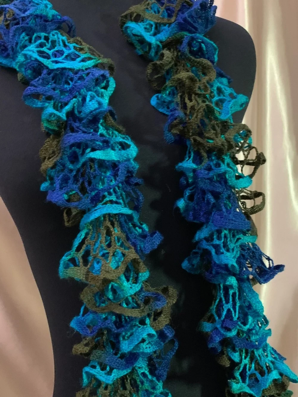 Beachy Ruffled Ribbon Boa Scarf Blue Teal Web Mesh Open Knit Frill Y2K